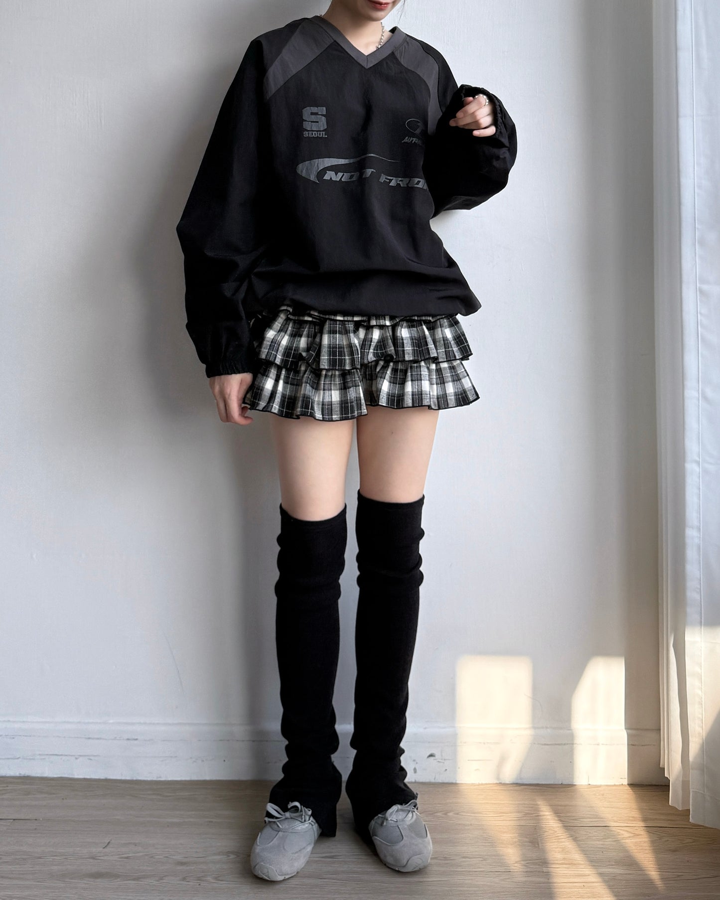 TP550 Nylon Sweatshirt - White | Black