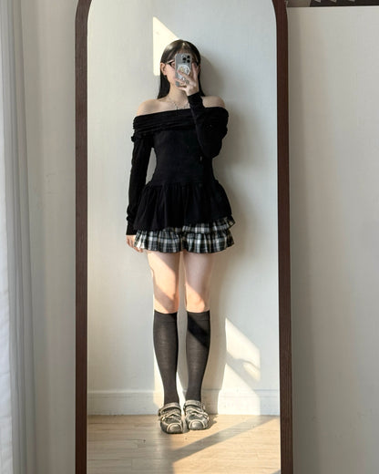 TP568 Off-shoulder Frill Flare Top - Gray | Black