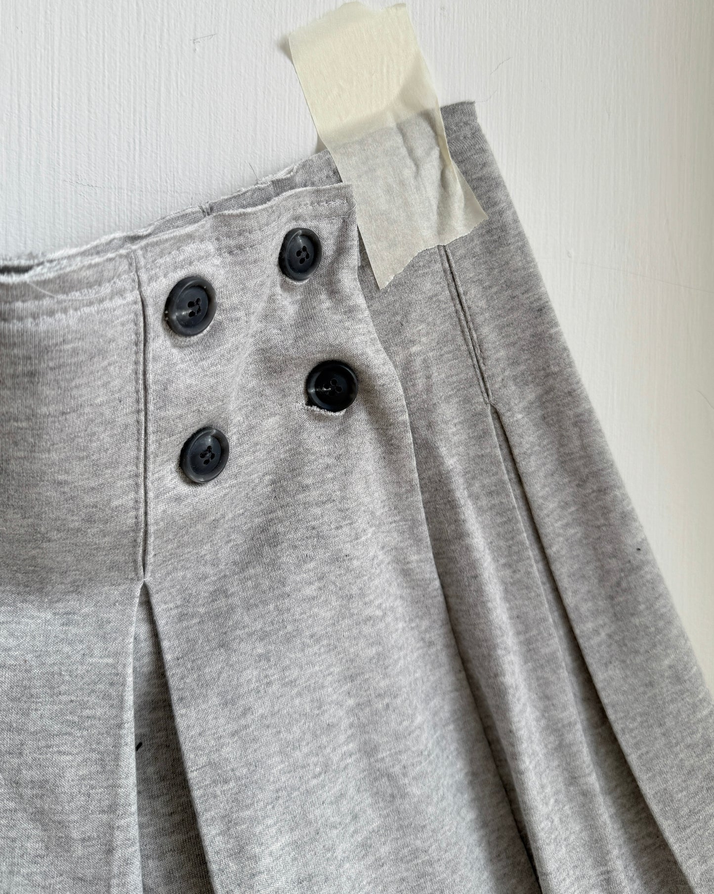 SK220 Pleated Skirt - Gray | Black