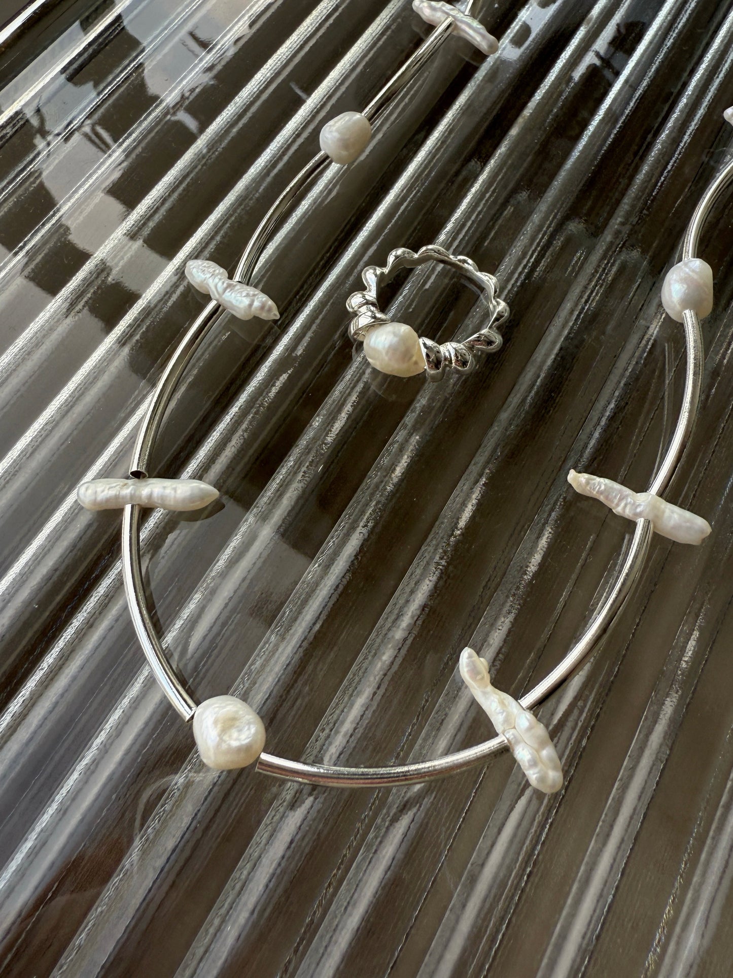 KA405 Pearls Ring