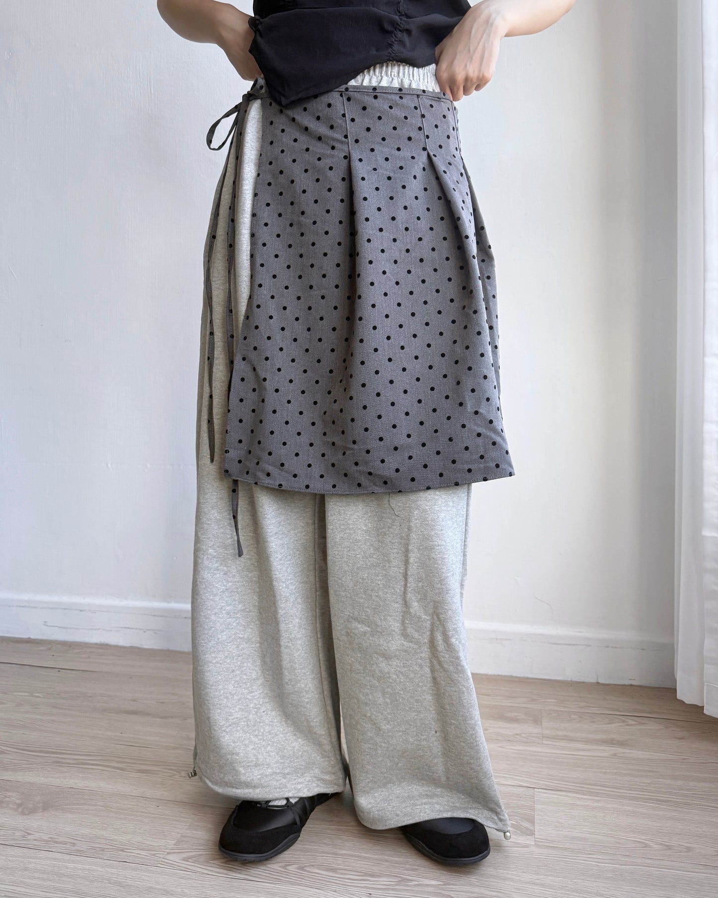 PT074 Polka Dot Warp Pants - Gray | Black