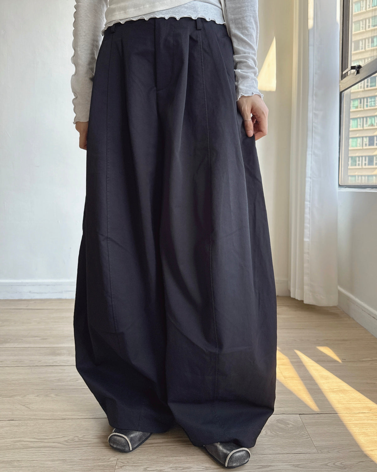 PT086 Balloon Wide Pants - Ivory | Black