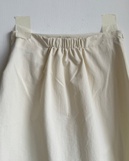 SK225 Pleated Skirt - Ivory | Black