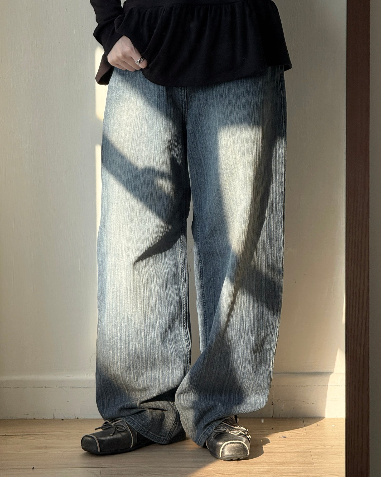 JN063 [ OOTJ ] Vintage Mid-Wash Wide Jeans