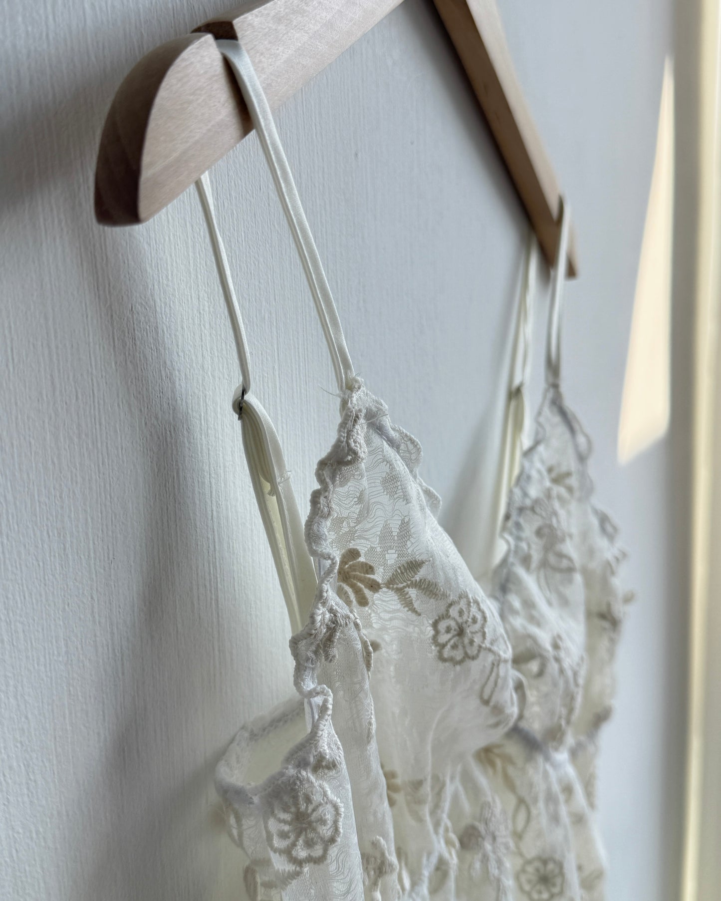 VT280 Lace Bustier - Ivory