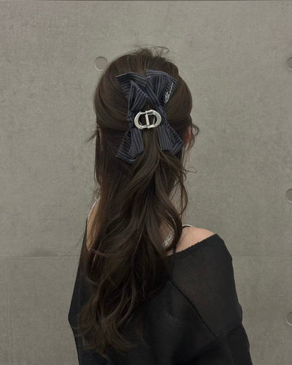 KA436 Pinstripe Bow Claw Clip - White | Black