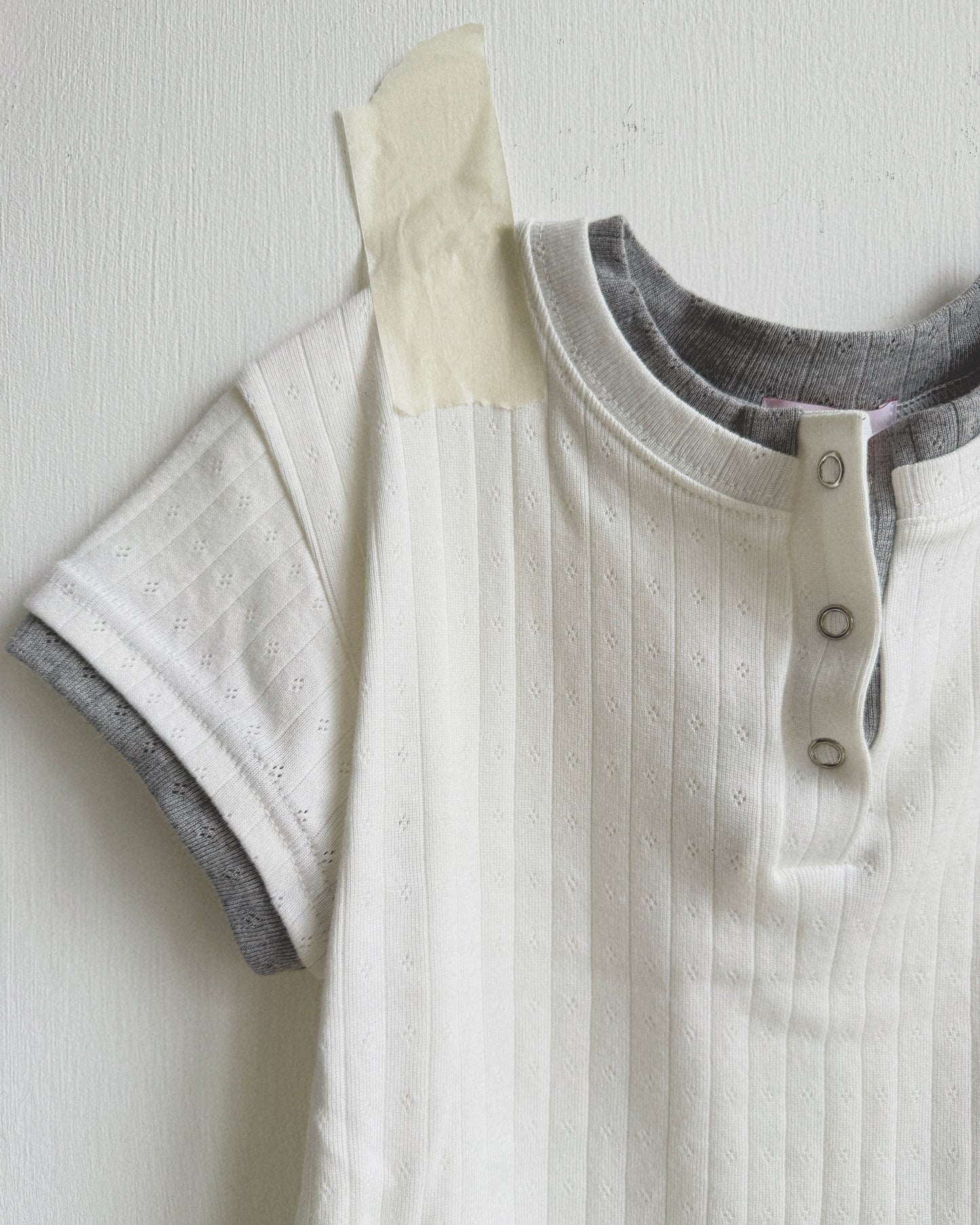 TP590 Layer QQ Top - Gray | White