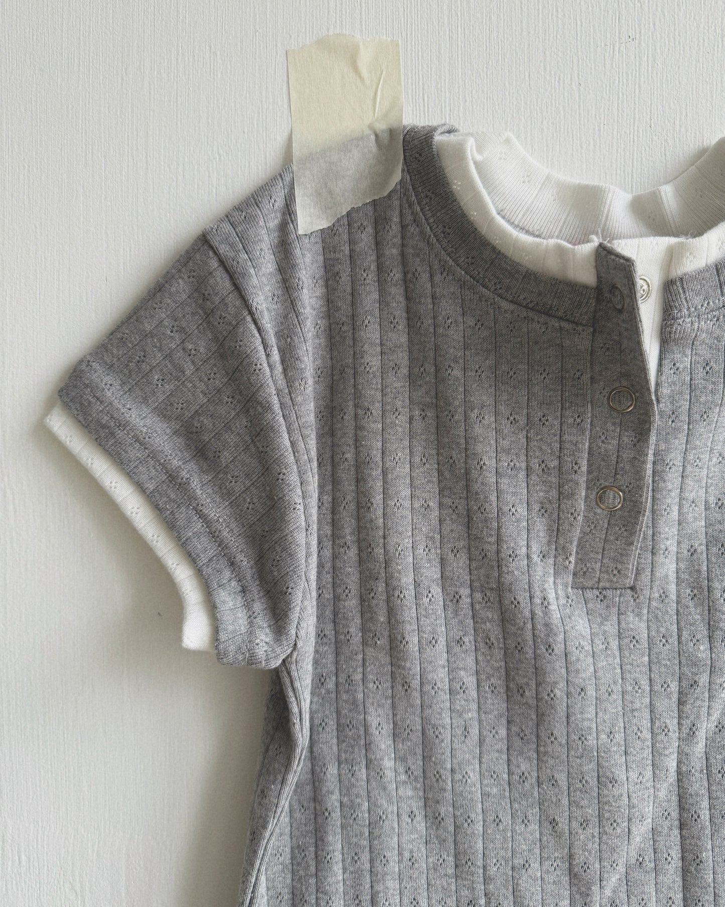 TP590 Layer QQ Top - Gray | White