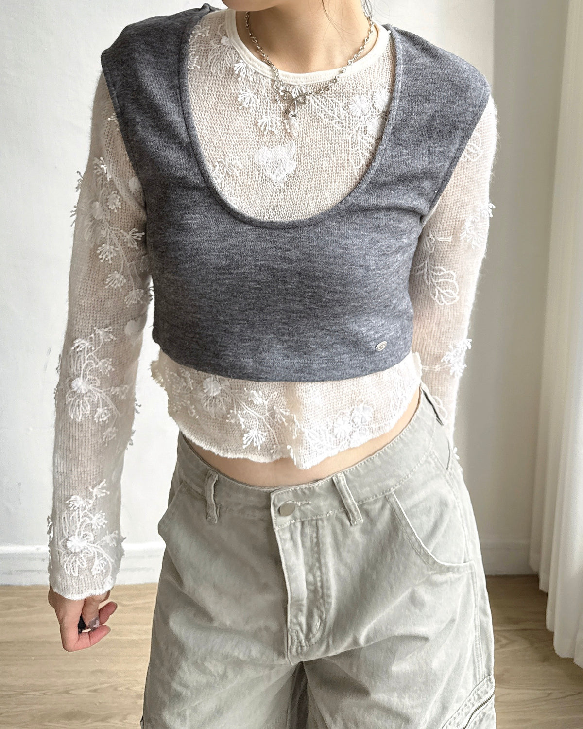 (~3/11🛎️新品優惠) TP626 Floral Sheer Knit Top - Ivory