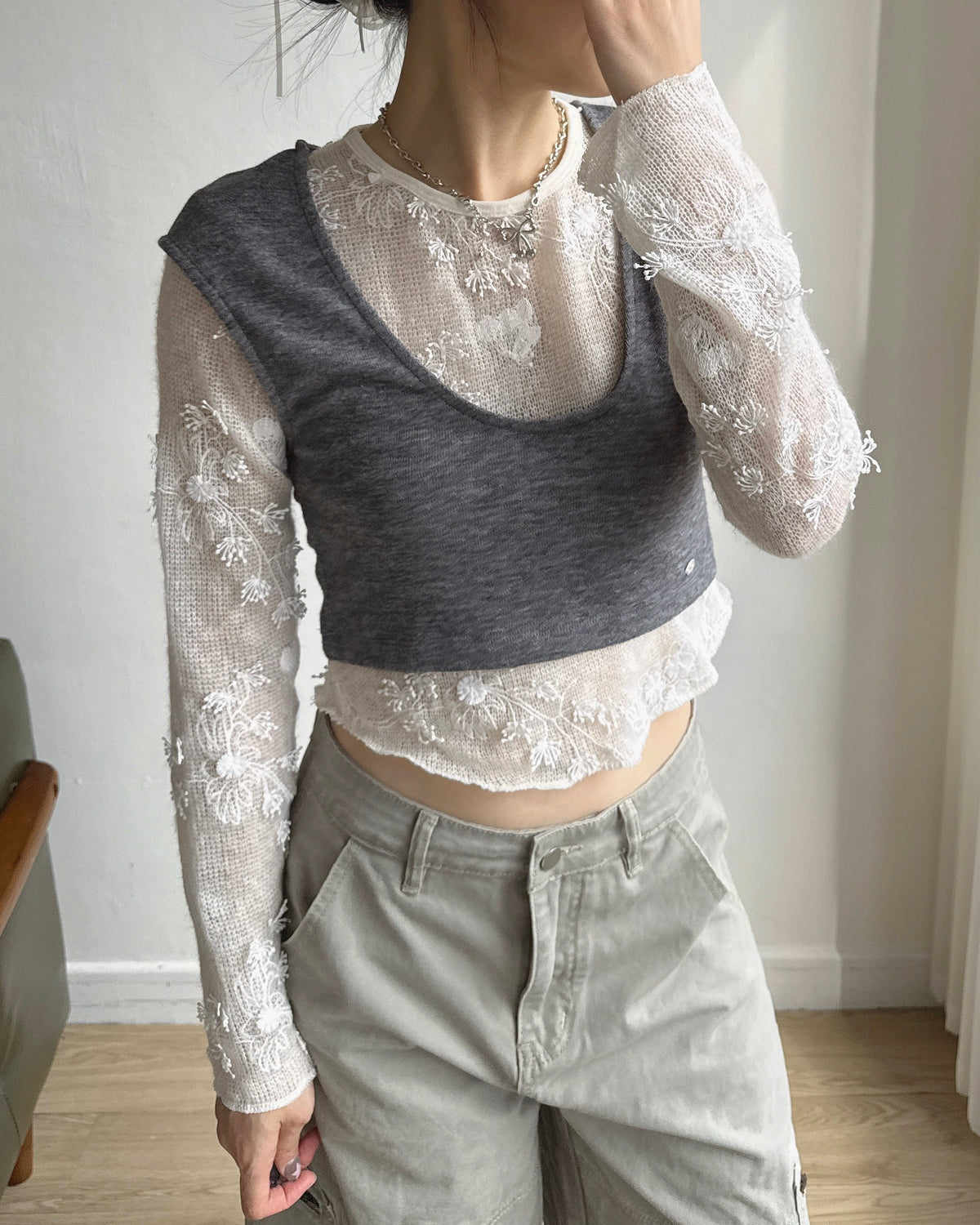 (~3/11🛎️新品優惠) TP626 Floral Sheer Knit Top - Ivory